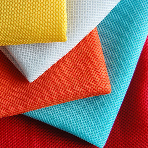 Latest company news about 3mm 100% poliestrowy z dzianinami Airmesh Przesypająca sieć powietrzna Tkanina Spacer Mesh Tkanina dla butów Siedzenie z tyłu