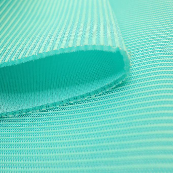 Materiał z siatki poliestrowej 3 mm, absorbująca wilgoć, 0,5 mm - 6 mm 2
