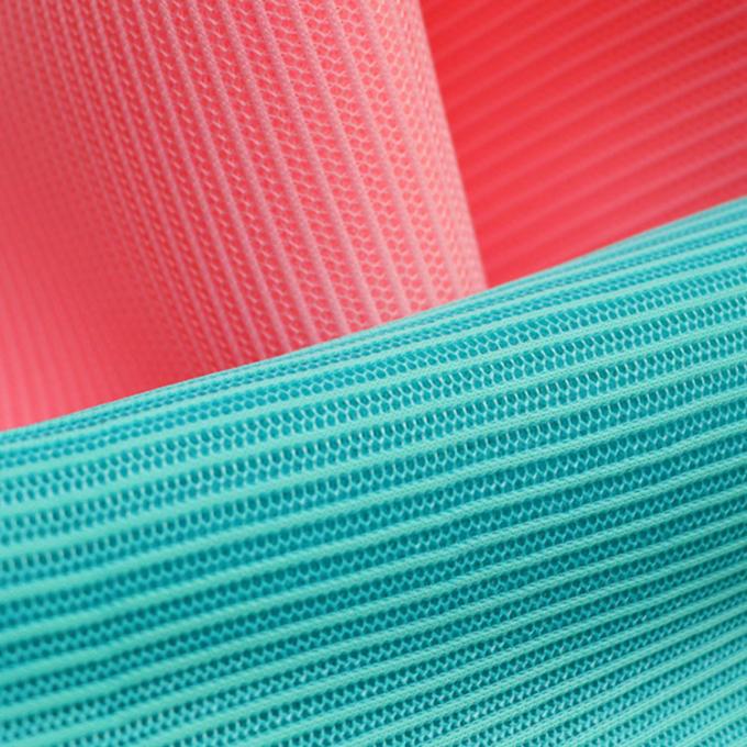 Materiał z siatki poliestrowej 3 mm, absorbująca wilgoć, 0,5 mm - 6 mm 0